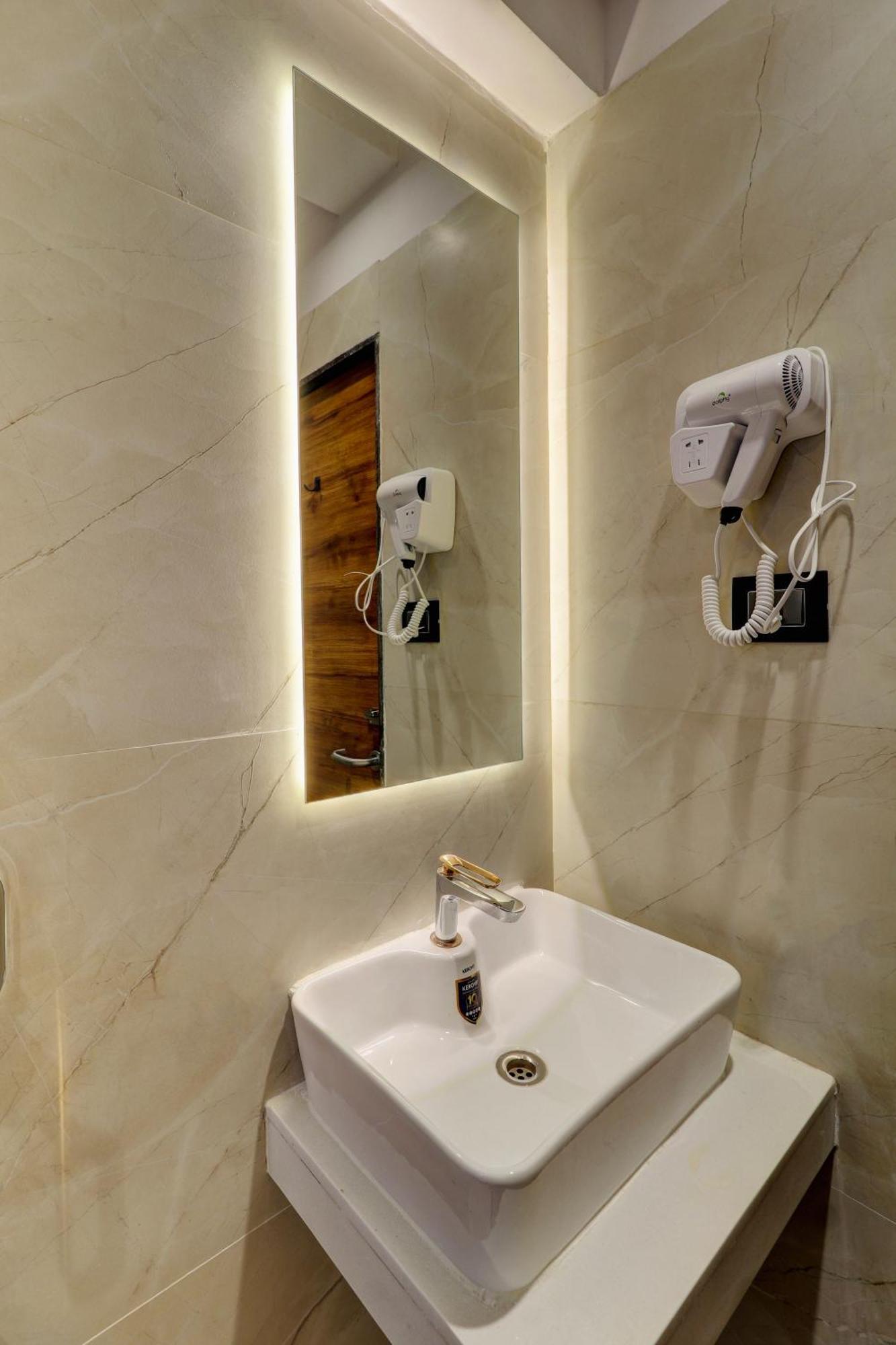 Home2 Studio Apartments Βομβάη Εξωτερικό φωτογραφία