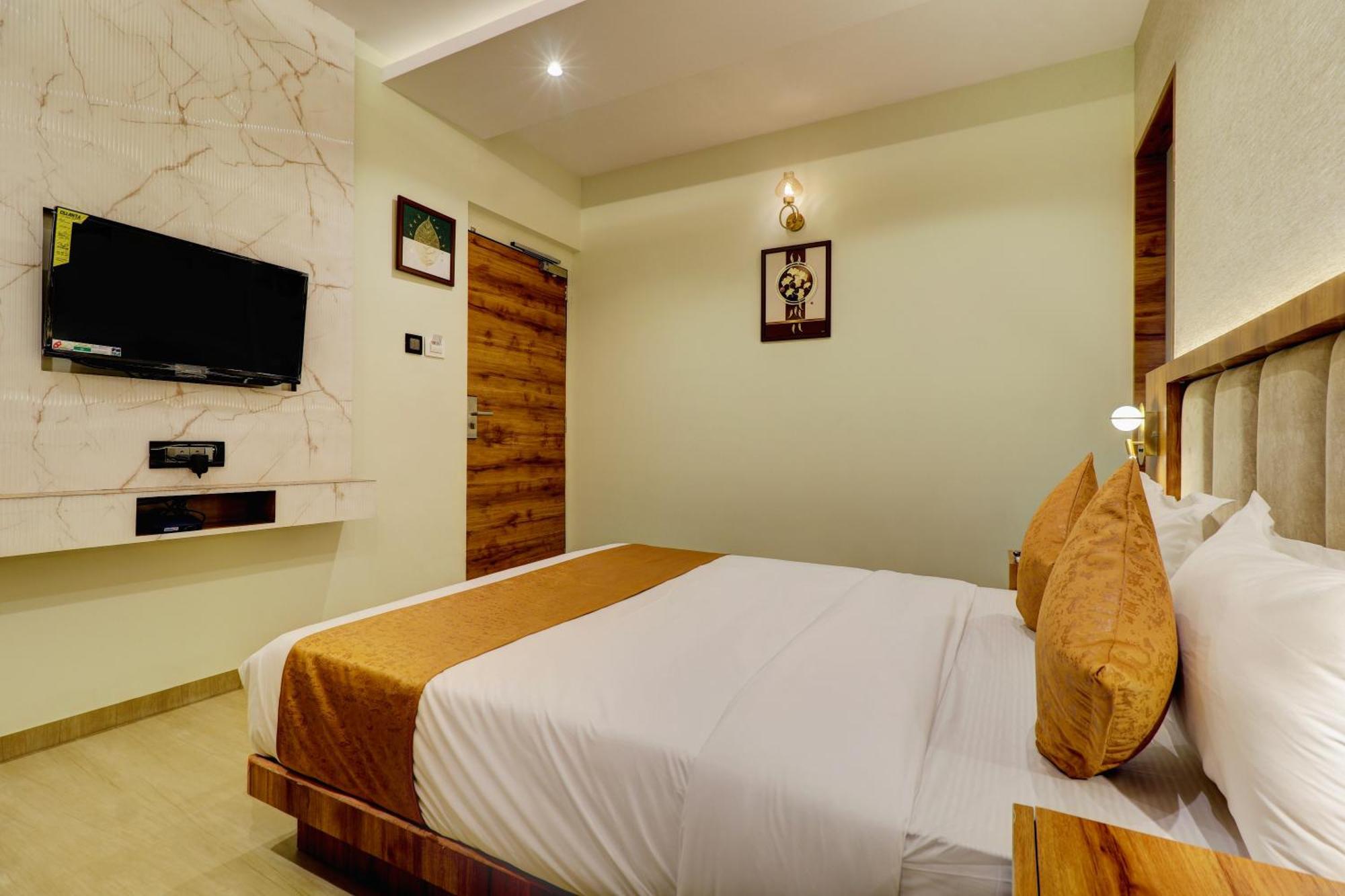 Home2 Studio Apartments Βομβάη Εξωτερικό φωτογραφία