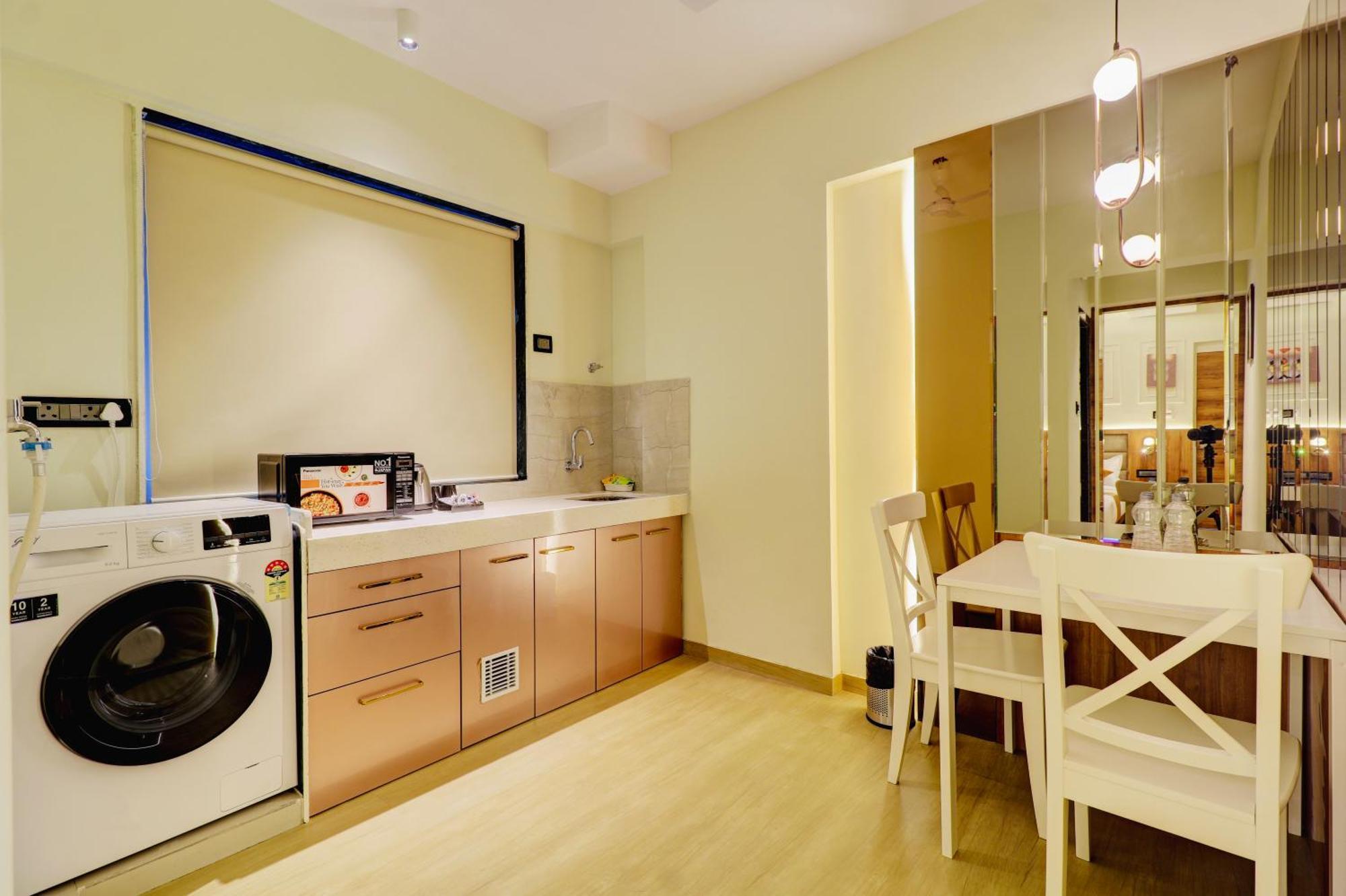 Home2 Studio Apartments Βομβάη Εξωτερικό φωτογραφία